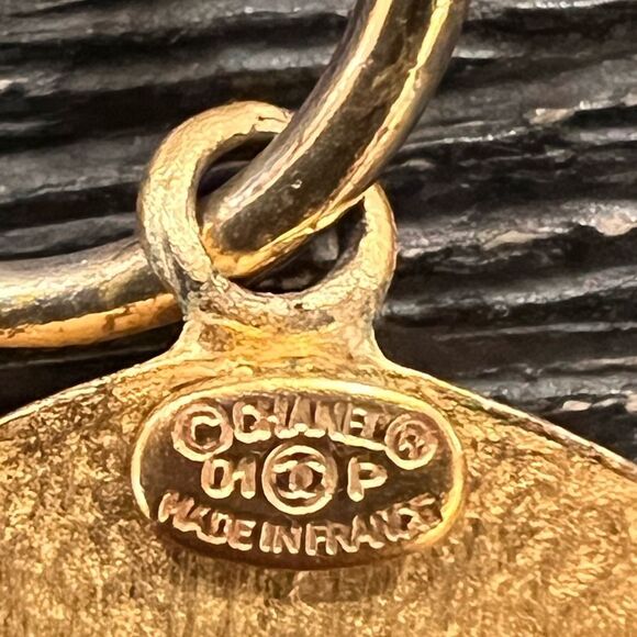 CHANEL Gold and Black Circular Logo Earrings - Picture 4 of 5